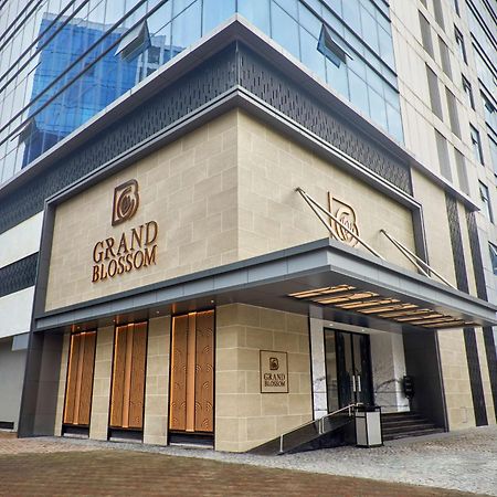 Radisson Mumbai Goregaon Exterior foto