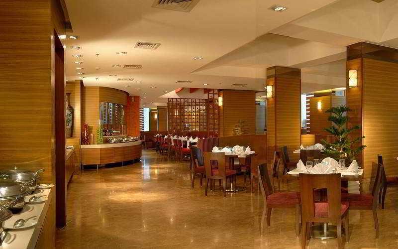 Radisson Mumbai Goregaon Exterior foto