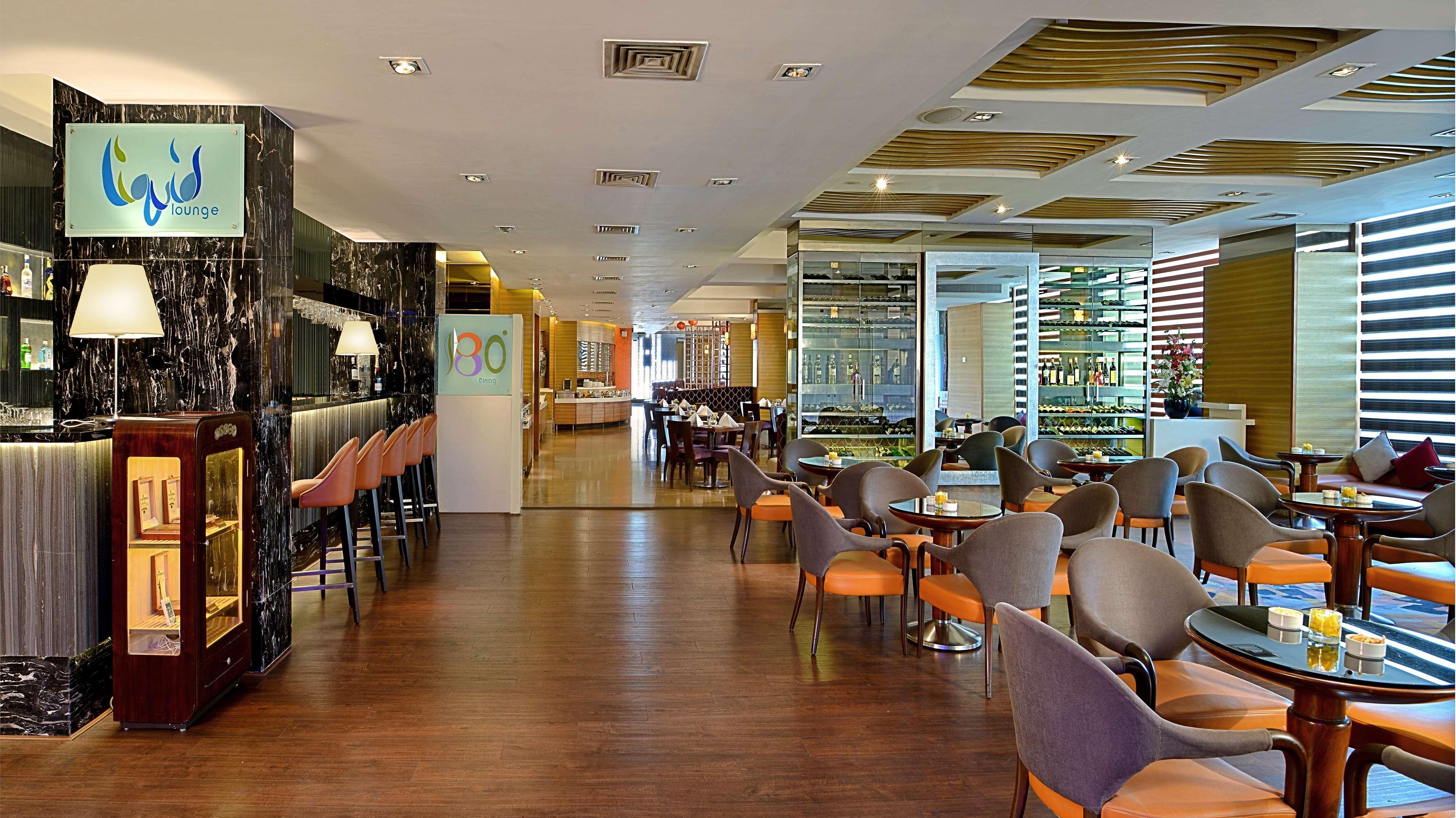 Radisson Mumbai Goregaon Exterior foto