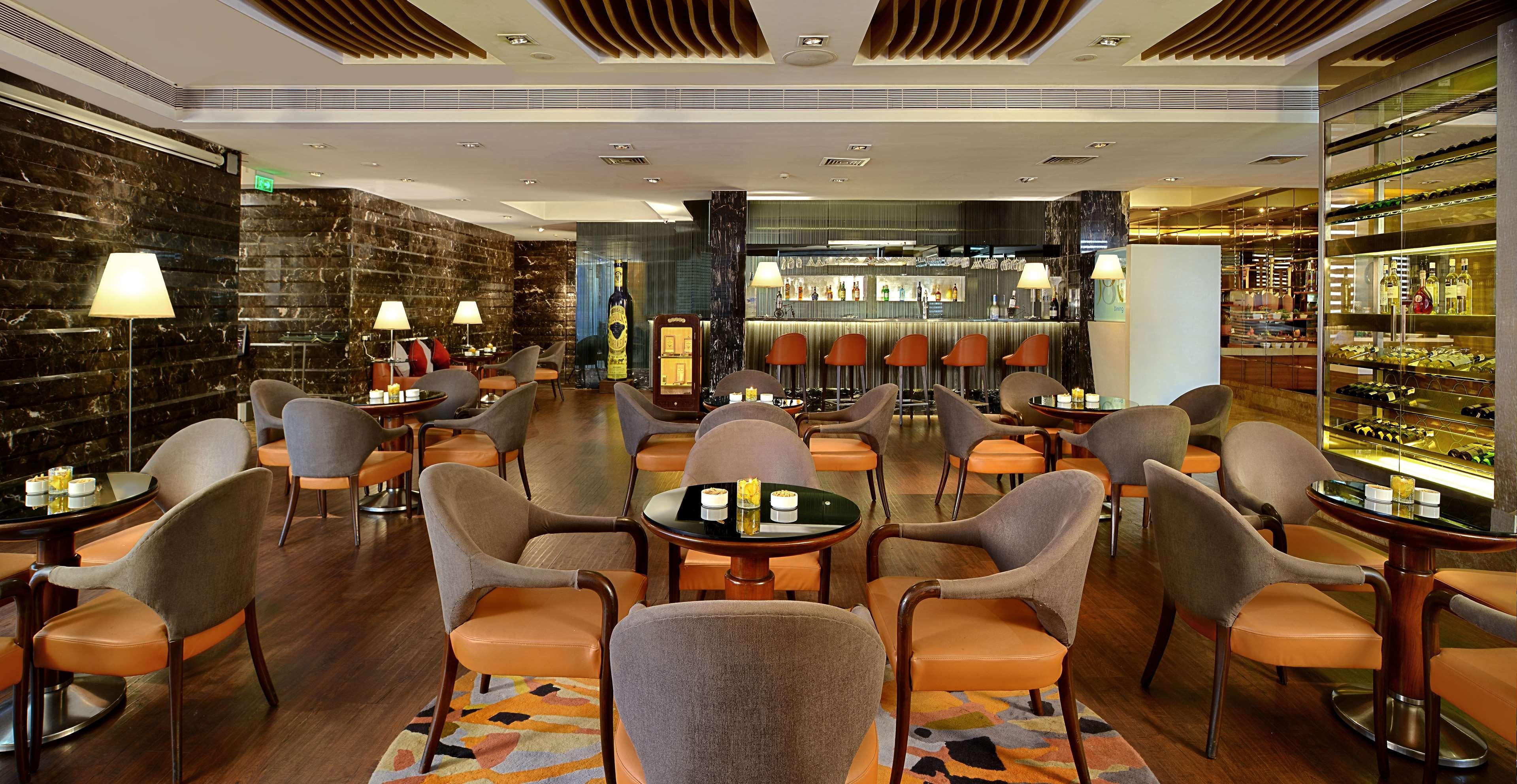 Radisson Mumbai Goregaon Exterior foto