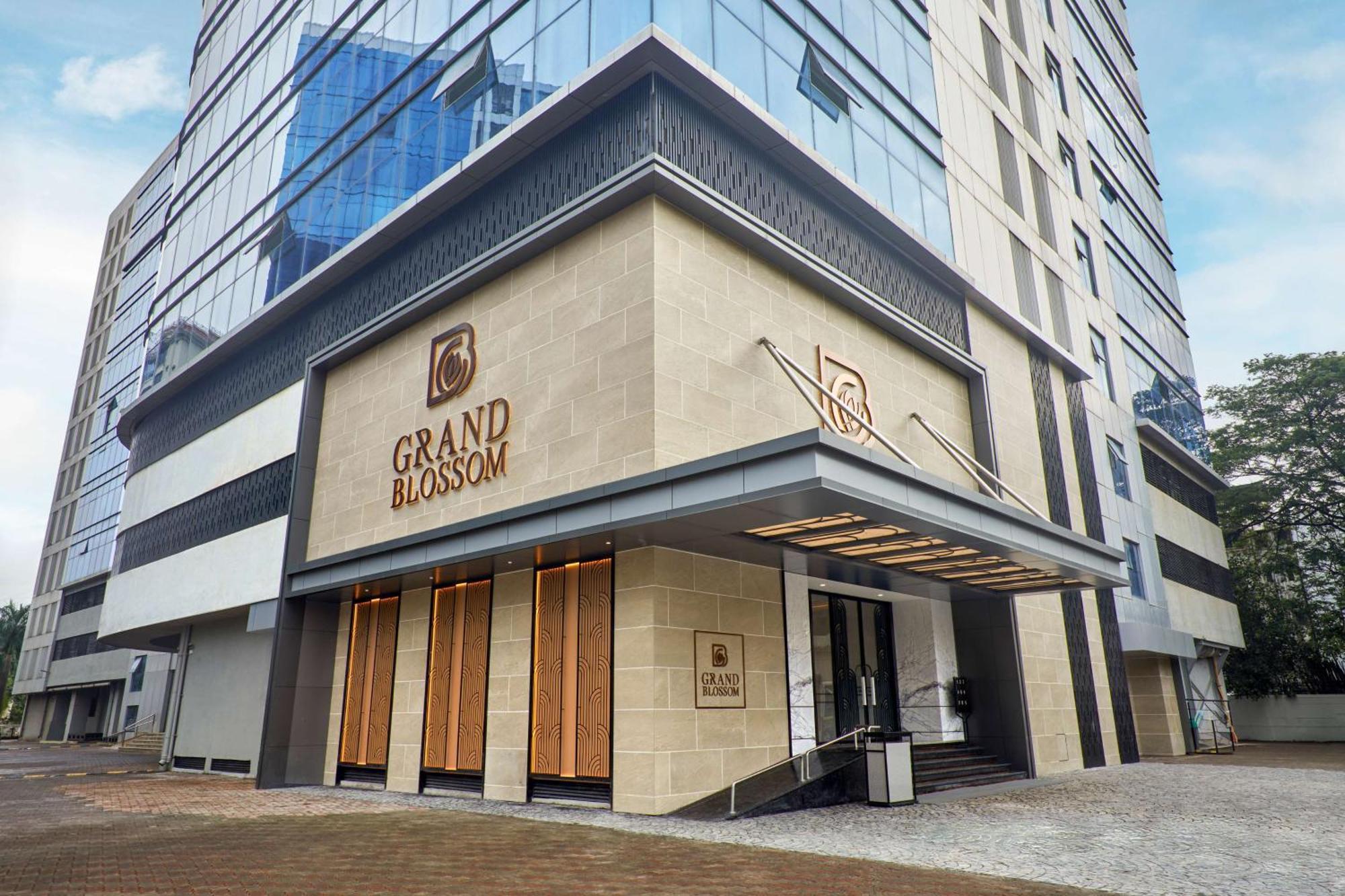 Radisson Mumbai Goregaon Exterior foto
