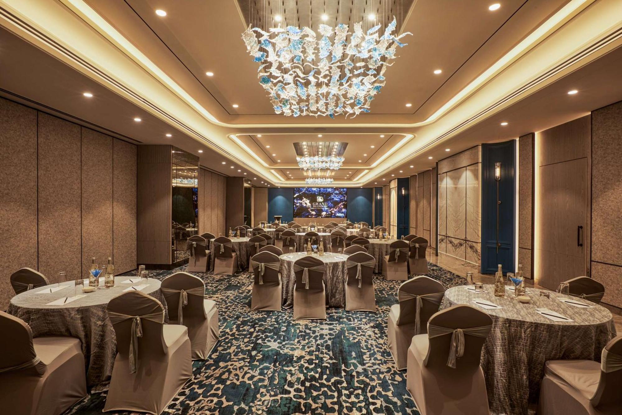 Radisson Mumbai Goregaon Exterior foto
