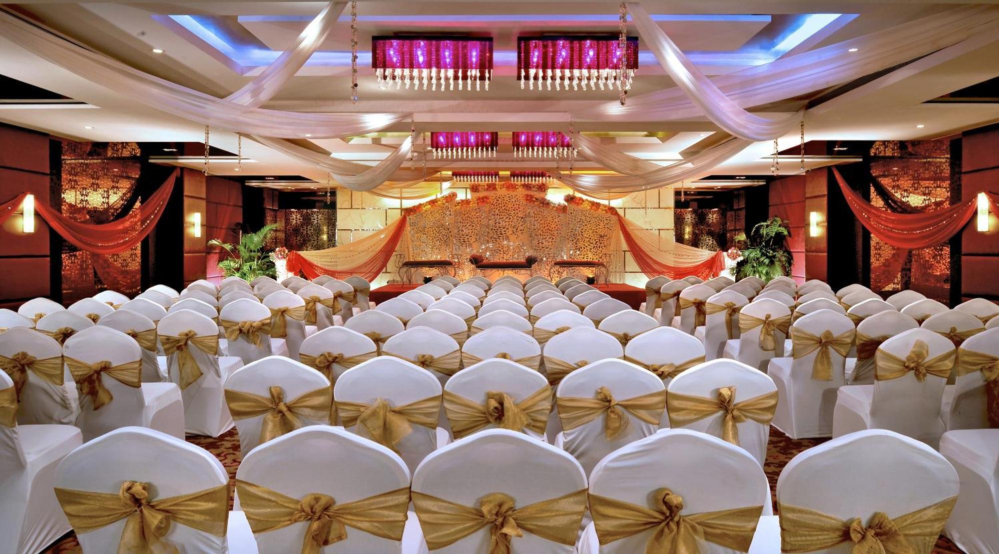 Radisson Mumbai Goregaon Exterior foto